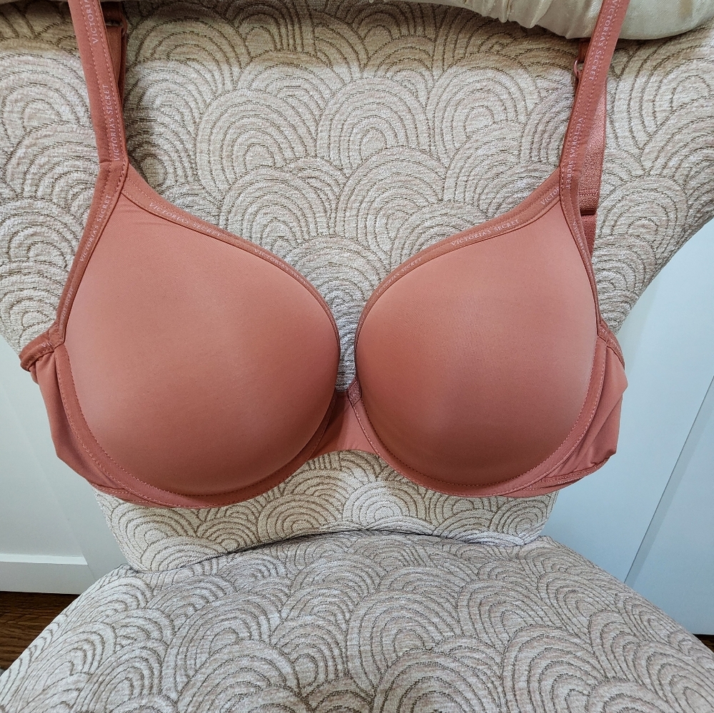 Victoria's Secret Teracotta Tshirt Bra